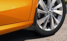 Передні бризковики Fabia IV (2021+) (6VA075111)