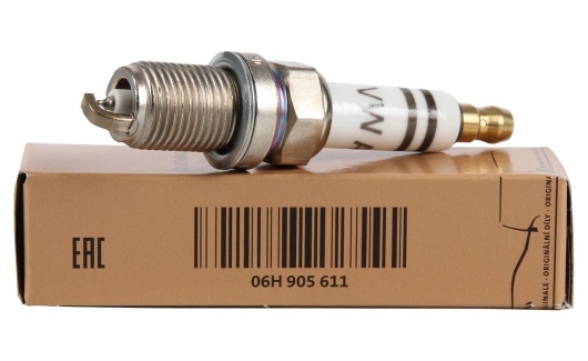 Свеча зажигания (06H905611) 1