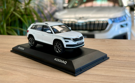 Модель Kodiaq Moon White 1:43 (565099300S9R) 5