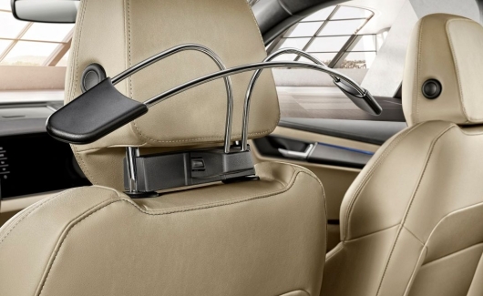 Вешалка для одежды в салон (3V0061127) 2